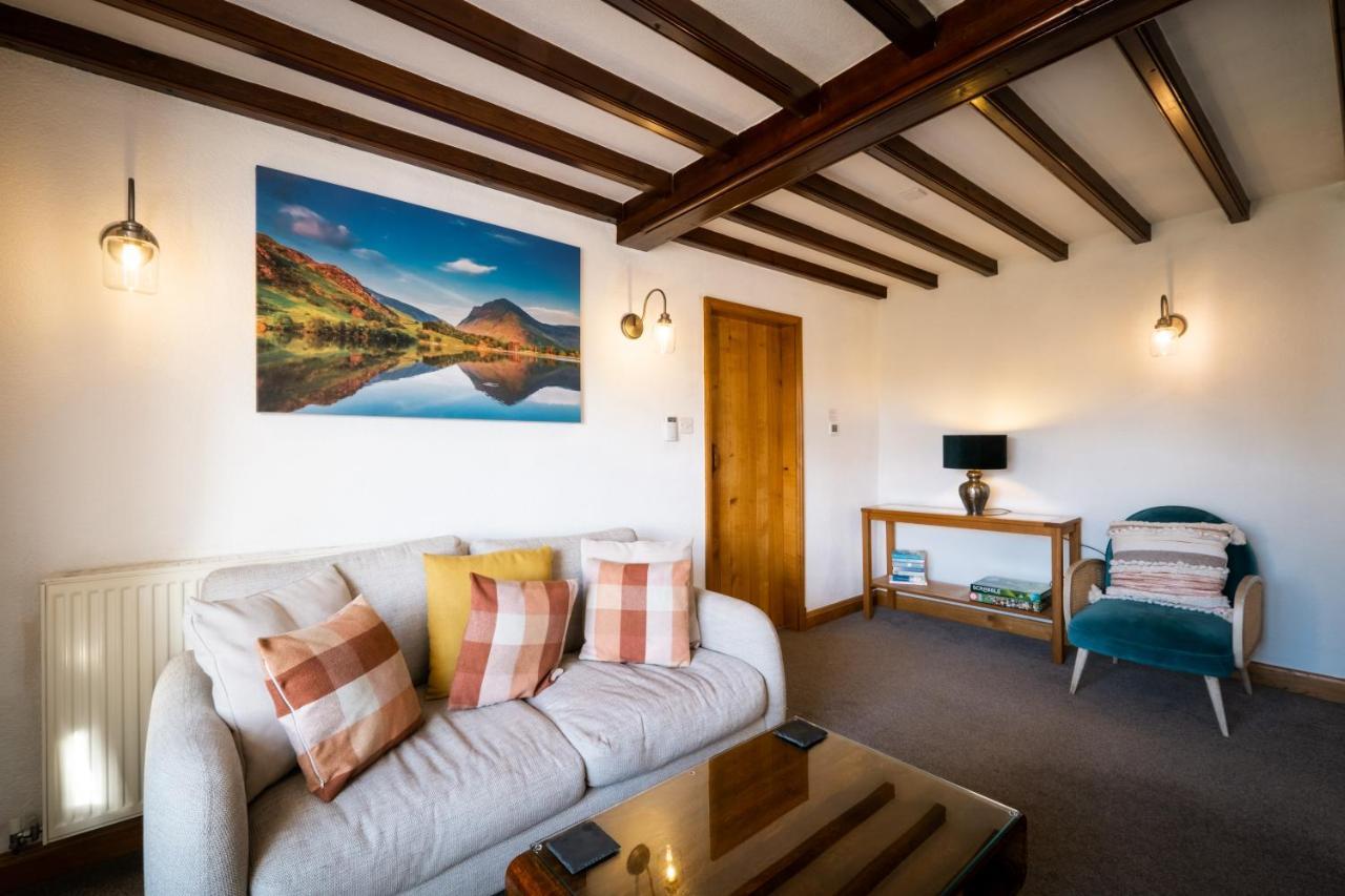 באונס-און-ווינדרמיר Stunning Cottage Grade 2 Listed With Parking And Hot Tub מראה חיצוני תמונה