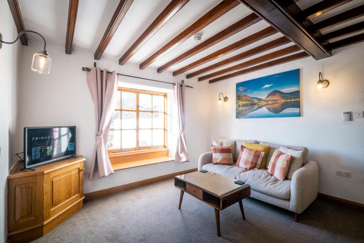 באונס-און-ווינדרמיר Stunning Cottage Grade 2 Listed With Parking And Hot Tub מראה חיצוני תמונה